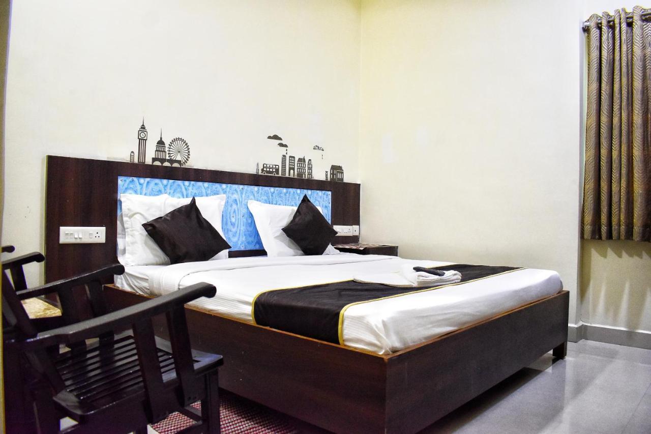 Skyotel Hotels & Banquets Vijayawāda Extérieur photo