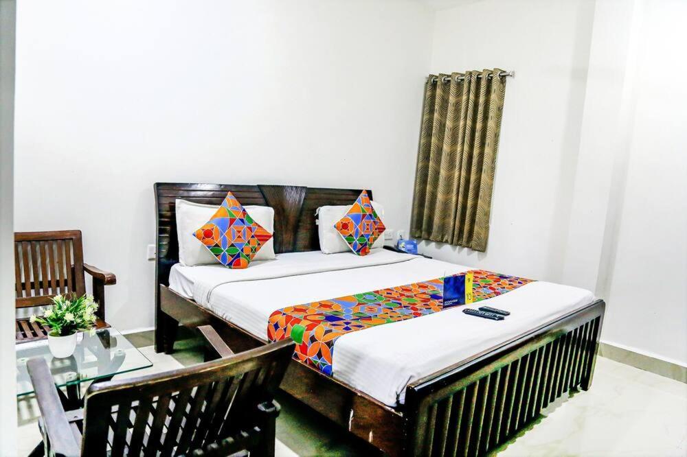 Skyotel Hotels & Banquets Vijayawāda Extérieur photo